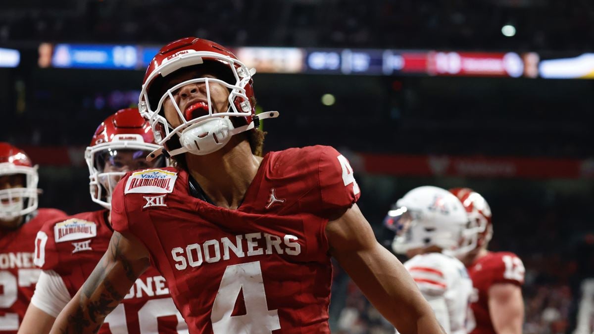 庆祝夺冠！颜骏凌社媒晒中超冠军奖牌照